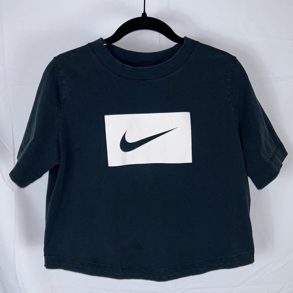 Nike Shirt Cropped Top Round Hem Short Sleeve Crewneck Pullover Block Logo Tee - Picture 4 of 7
